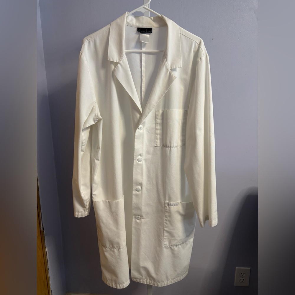 XL Cherokee Classic White Lab Jacket